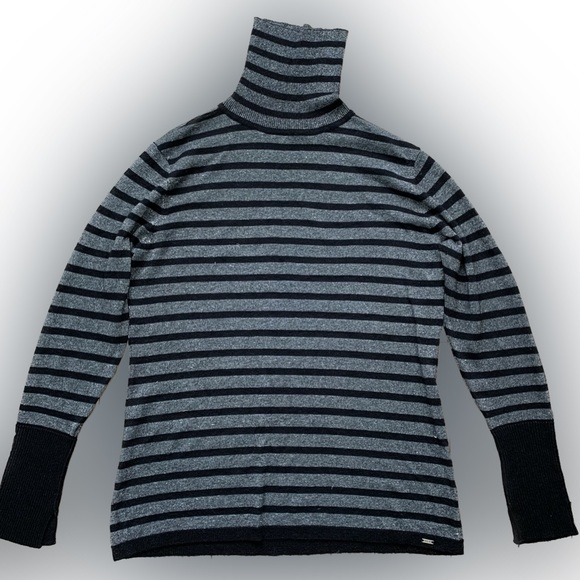 EUC VEX vintage holiday Lurex black and silver holiday turtleneck knit top - Picture 3 of 11